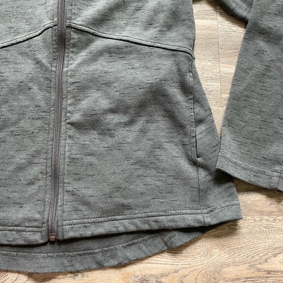 Skechers Women’s Fitted Charcoal Grey Sweatshirt, size medium - Picture 2 of 10